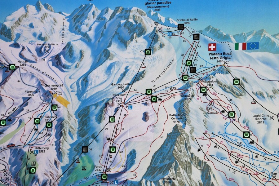 Comment explorer la carte des stations de ski ?