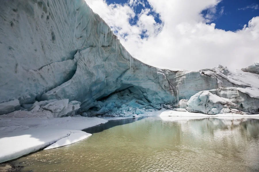 Quelle est l'histoire géologique du glacier du Grand Méan ?