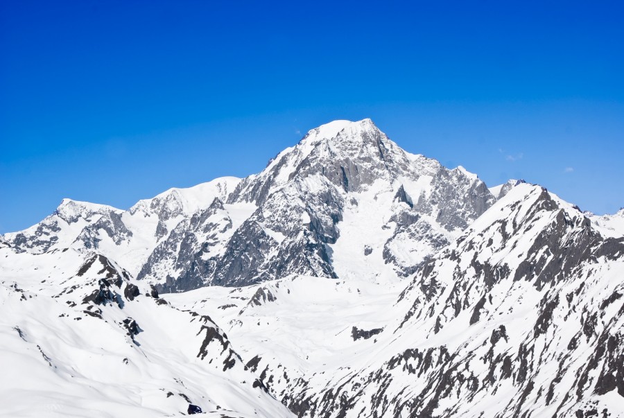 Quelles sont les différentes étapes pour gravir le Mont Blanc ?